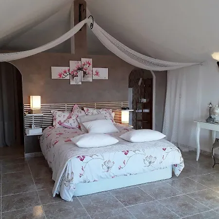 Casa Martinez & D'hotes A 3 Kms De Montserrat Valencia Homestay *